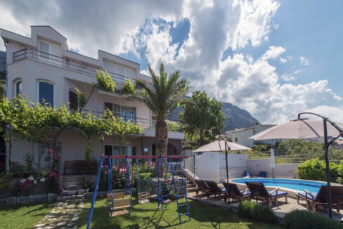 Haus mit Garten und Meerblick in Makarska