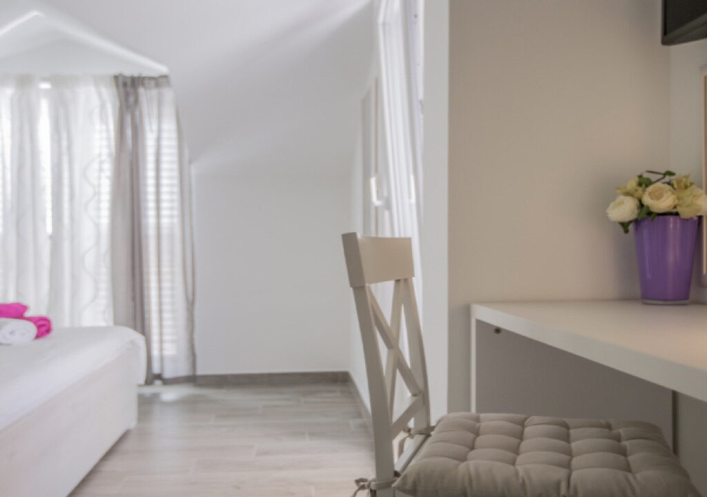 Neues modernes Haus auf der Insel Solta