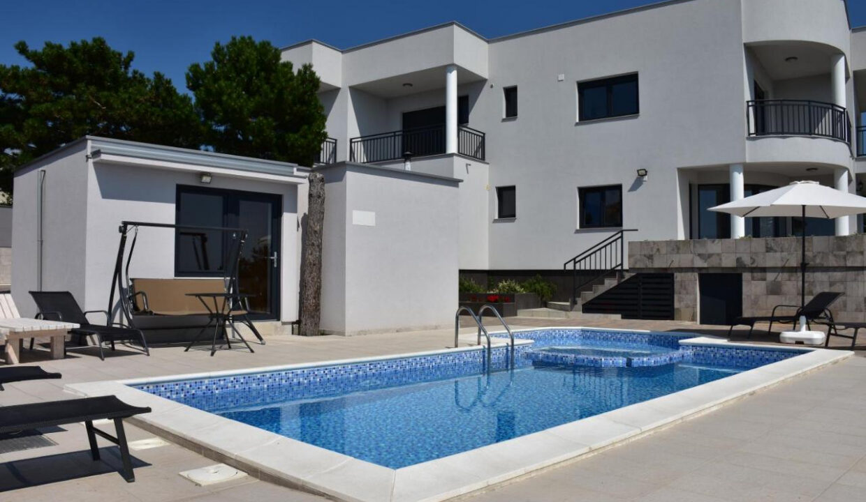 Grundstück mit Meerblick in Crikvenica