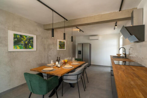 Villa aus Stein direkt am Meer auf der Insel Brac