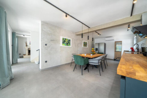 Villa aus Stein direkt am Meer auf der Insel Brac