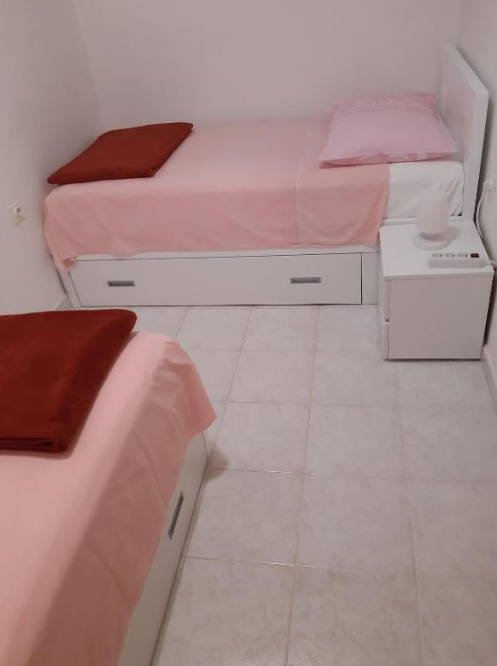 Haus am Meer in der Nähe von Šibenik