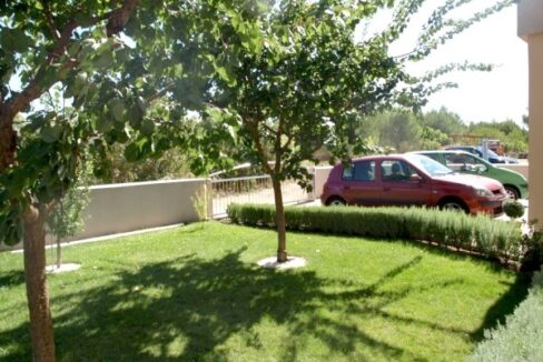 Garten und PKW-Stellplätze