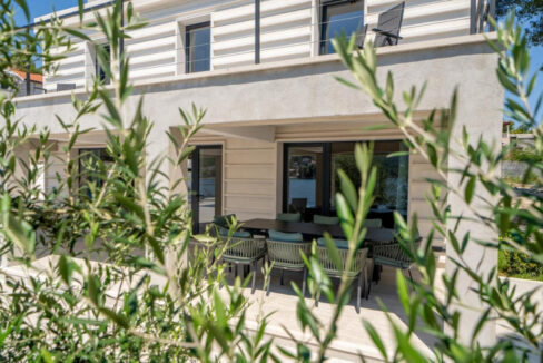 Villa aus Stein direkt am Meer auf der Insel Brac