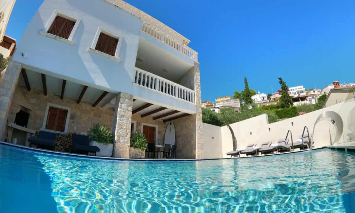 Erstaunliches Haus bei Pakostane