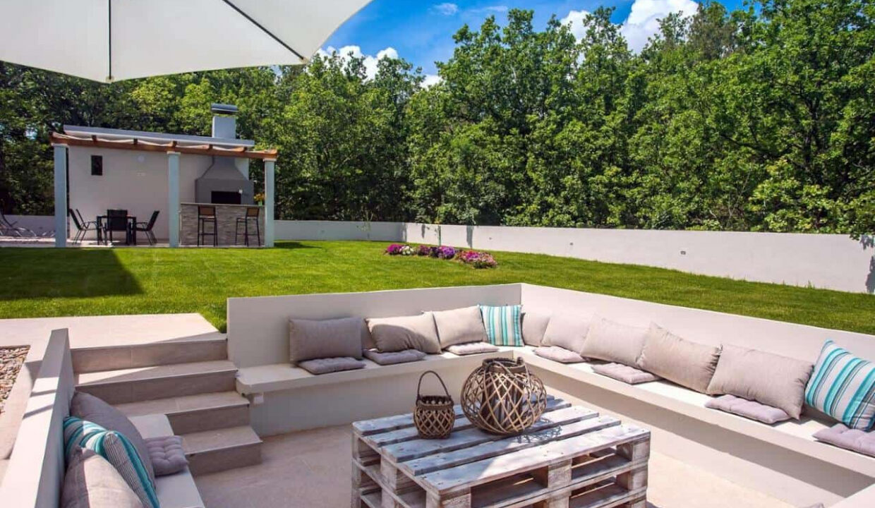 Modernes Haus in der Region Omis