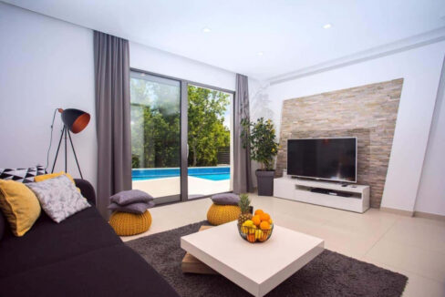 Modernes Haus in der Region Omis