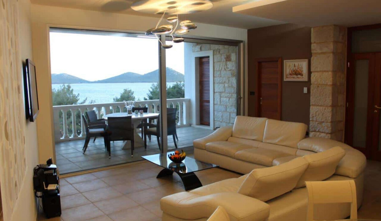 Erstaunliches Haus bei Pakostane