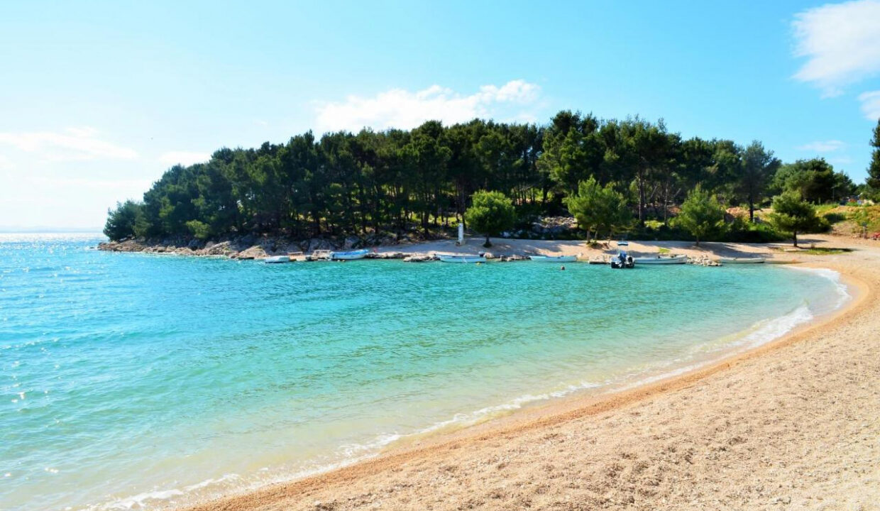 Grundstück am Meer Pakostane