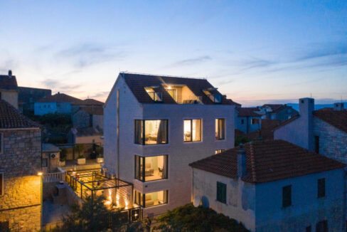 Außergewöhnliche Steinvilla auf Brac