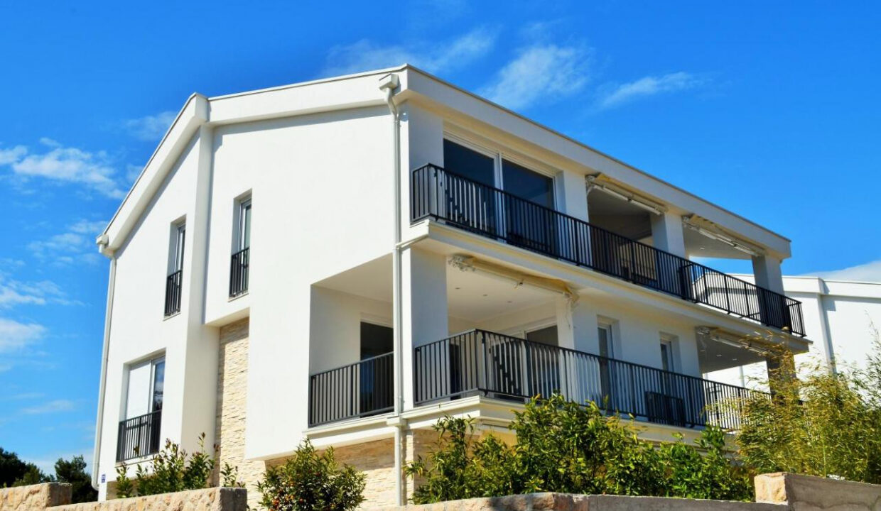 Grundstück am Meer Pakostane