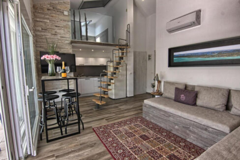 Grundstück am Meer Pakostane