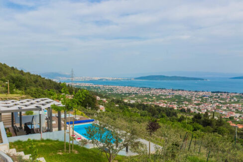 Villa mit Meerblick in einem Vorort von Split