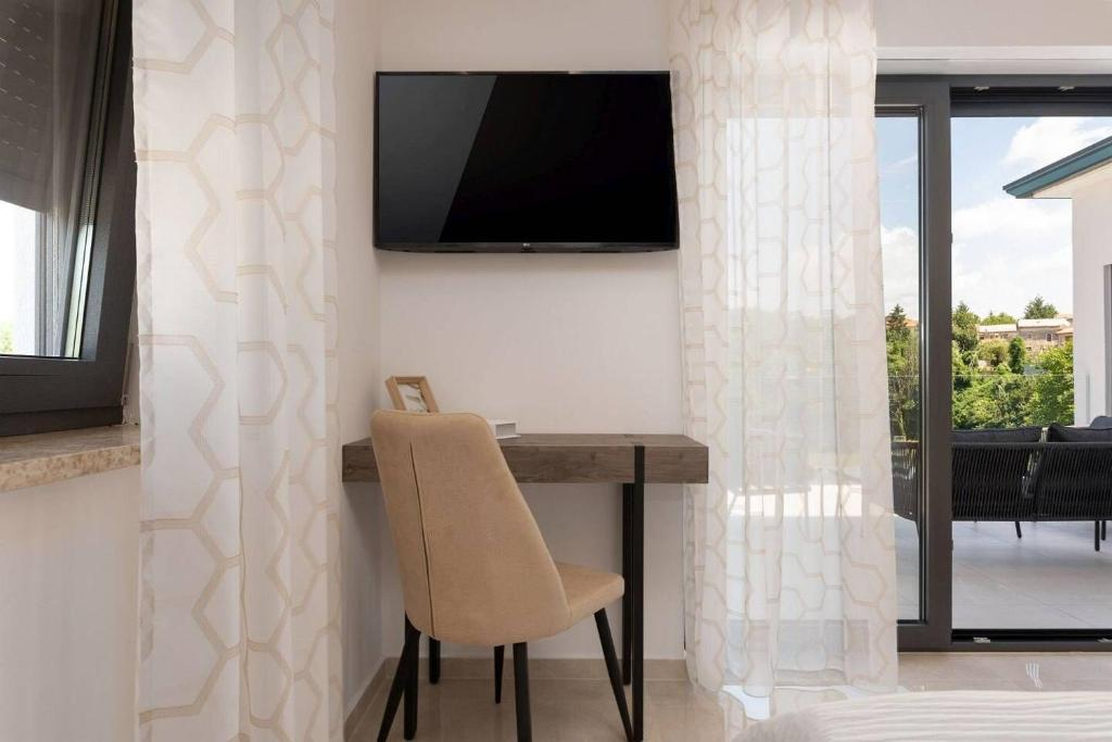 Elegantes modernes Haus -Tinjan, Istrien