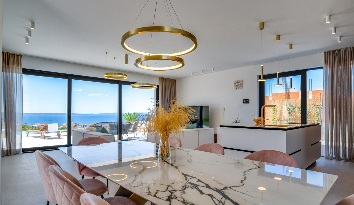 Ausgezeichnete neue Villa in Split