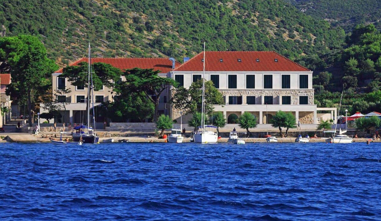 Hotel am Meer auf der Insel Bra?