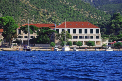 Hotel am Meer auf der Insel Bra?