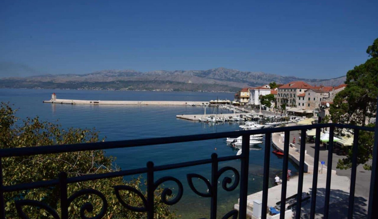 Hotel am Meer auf der Insel Bra?