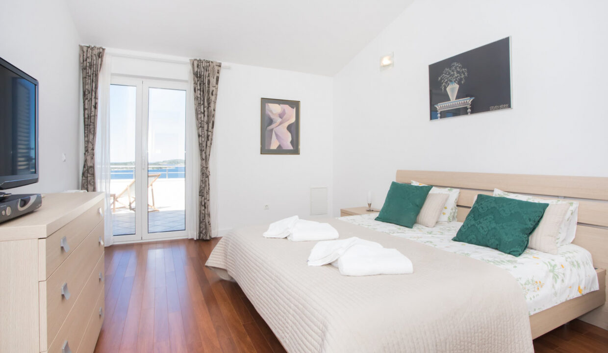 Haus mit Meerblick in der Nähe von Sibenik